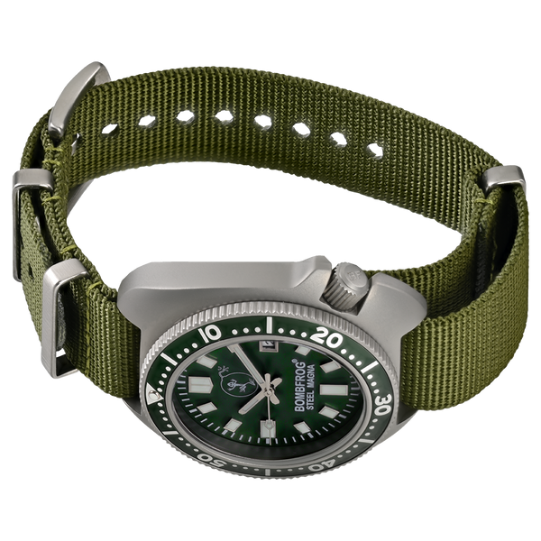 STEEL MAGNA II Grün Uhr mit NATO-Armband & Automatik