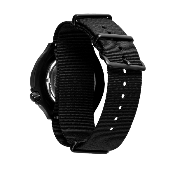 PROFESSIONAL 500 BLACK EDITION | NATO BRACELET